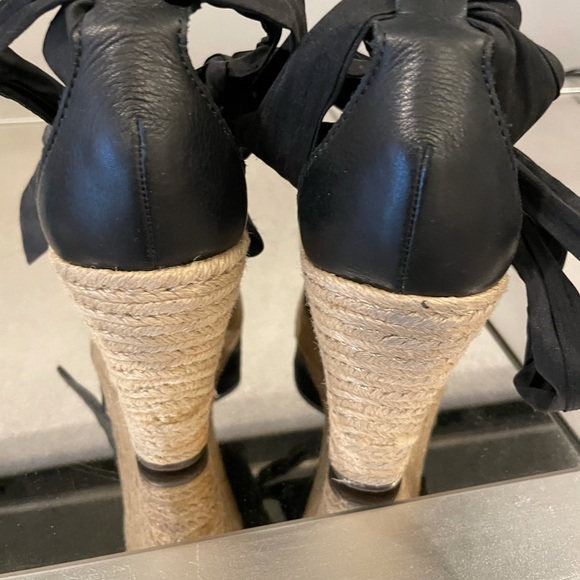 Black tie up wedges by Ugg - Picture 5 of 5